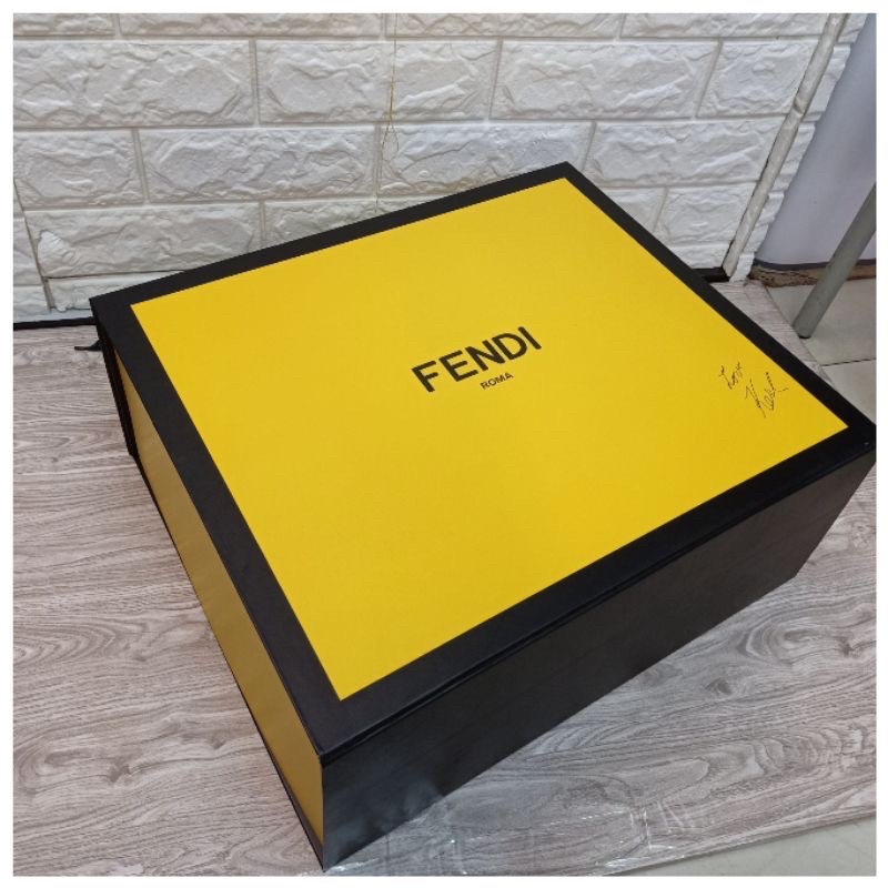 box Fendi impor