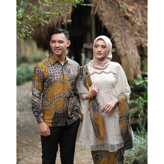 Set Couple Tunik Brukat Kebaya Tunik Cream Modern Kemeja Couple Engagement Lamaran Wisuda