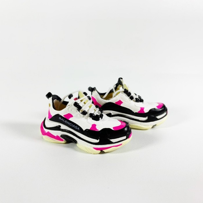 BALENCIAGA TRIPLE S NEON PINK 3D SNEAKERS KEYCHAIN MINIATUR