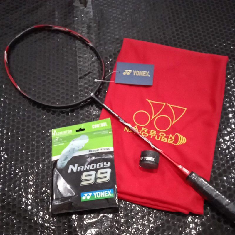 Yonex Nanoflare 700 Red | Raket Badminton Yonex 30lbs