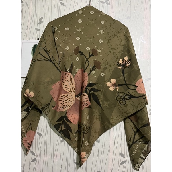 preloved scarf puru kambera x hijabenka