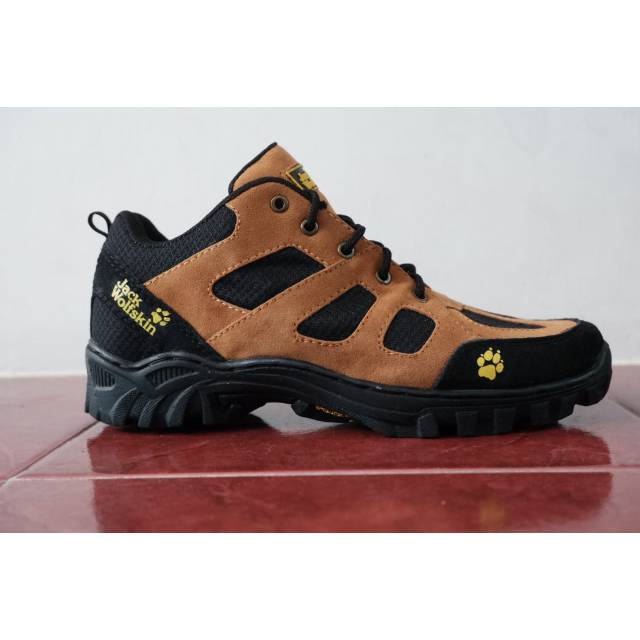 SEPATU JACK WOLFSKIN / SEPATU GUNUNG / SEPATU PRIA / SEPATU TOURING