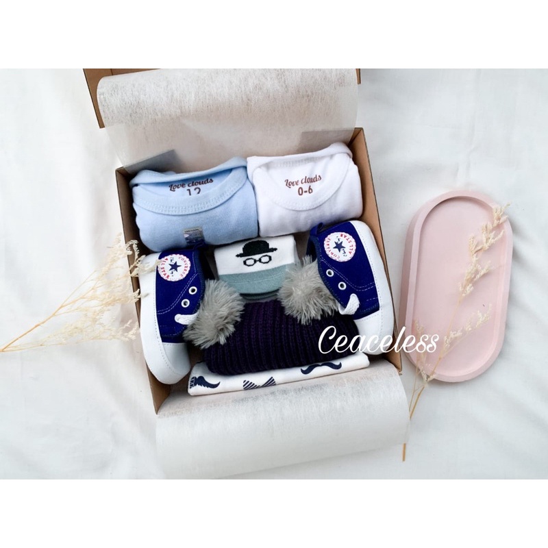 Hampers New Born Baby Hampers Bayi Kado Lahiran Kado Bayi Baju Bayi Sepatu Bayi Gift Box Baby-CasualPompom Blue J