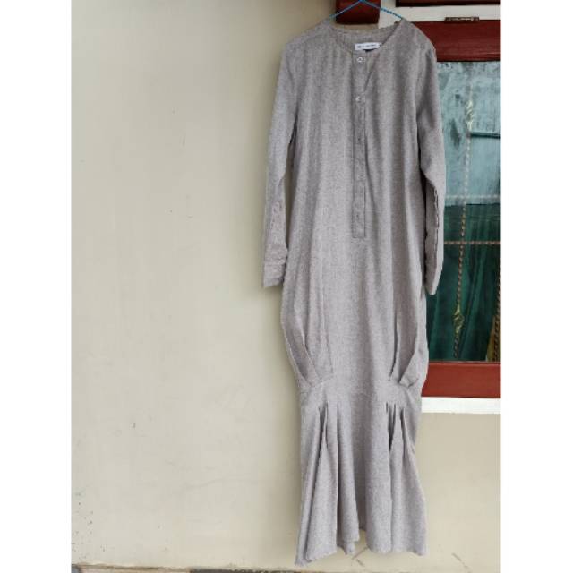 Dress panjang restu anggraini