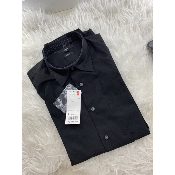uniqlo kemeja black