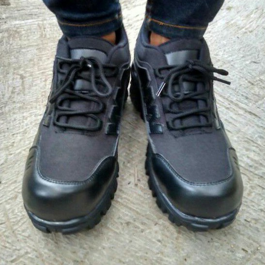 Sepatu Pria Boots Work &amp; Safety Hitam Tali Kerja