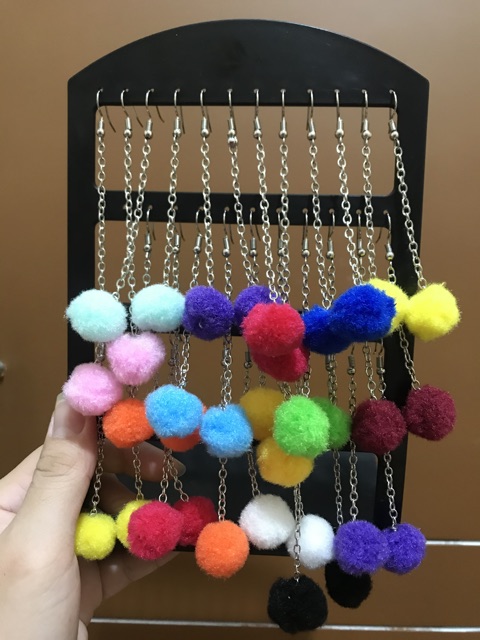 1 pasang anting pompom kait/anting hijab/anting jilbab/anting pim-pom