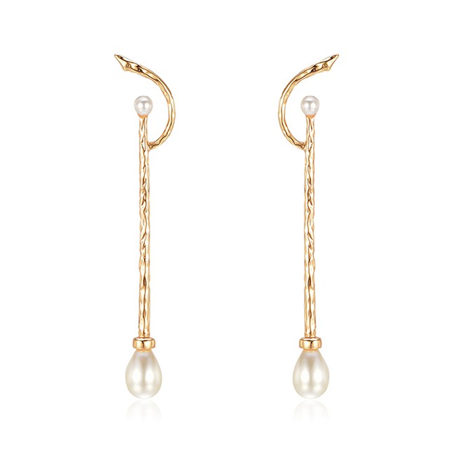 LRC Anting Tusuk Fashion Gold Zinc Alloy Pearl Earrings F69379