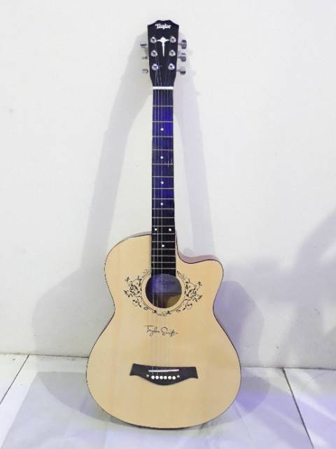 Gitar akustik taylor swift tanam besi-1