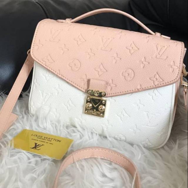 Preloved LV METIS embos semprem AAA. Good condition.