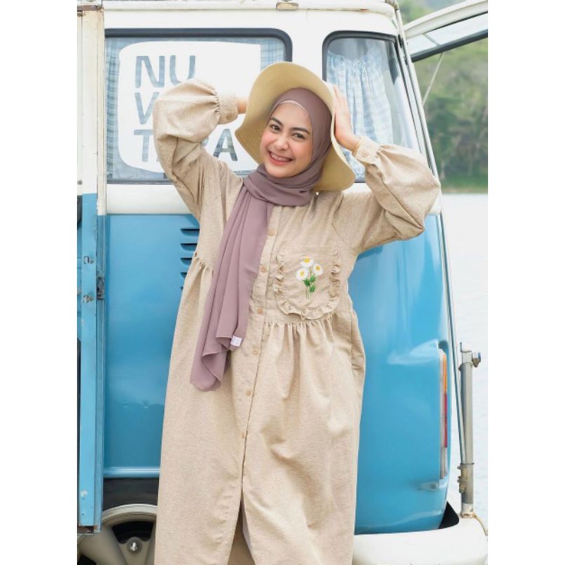 Midi Daisy Mocca by Haidee Orlin