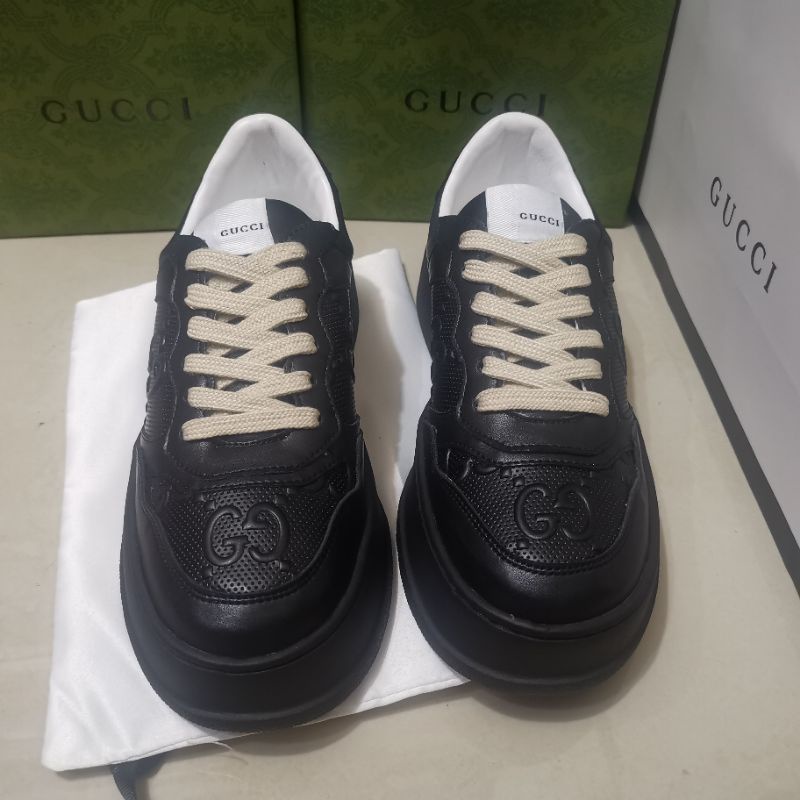 sepatu pria sneaker gc cowok hitam monogram men shoes run away top Brand P1SHOES