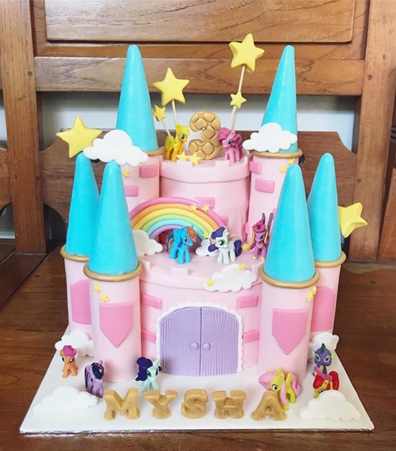 

Cake kue ultah Little pony castle