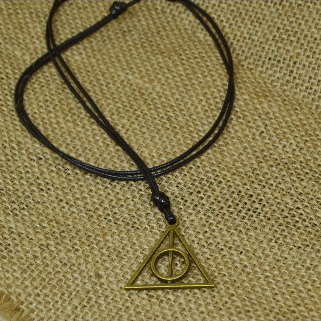 Kalung Tali Pria Titanium Liontin Harry Potter Deathly Hallows Keren