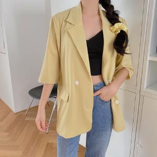 Blazer Wanita Dengan Model Potongan  Longgar Dan Bahan 