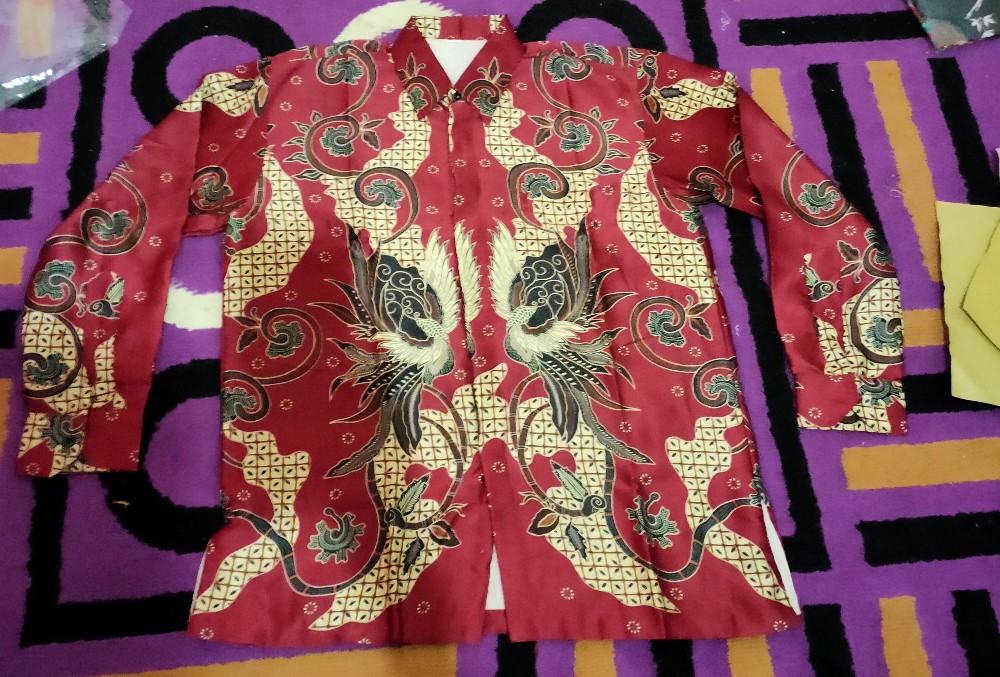 Kemeja Batik Pria Semi Sutra Emboz Exclusive Puring Istimewa Bahu Pakai Busa