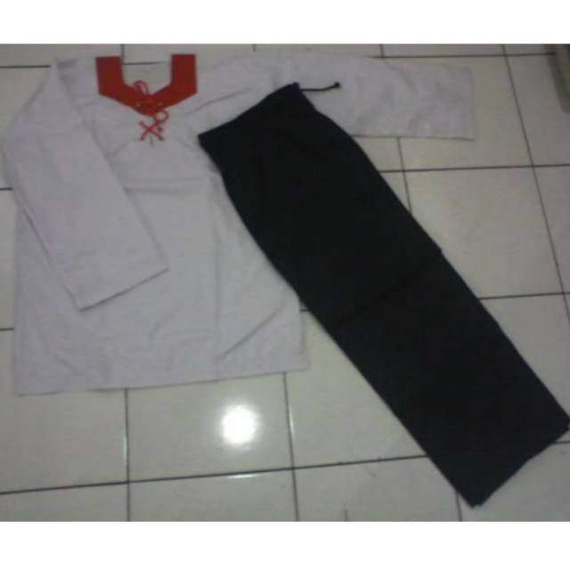 Seragam pencak silat Merpati putih
