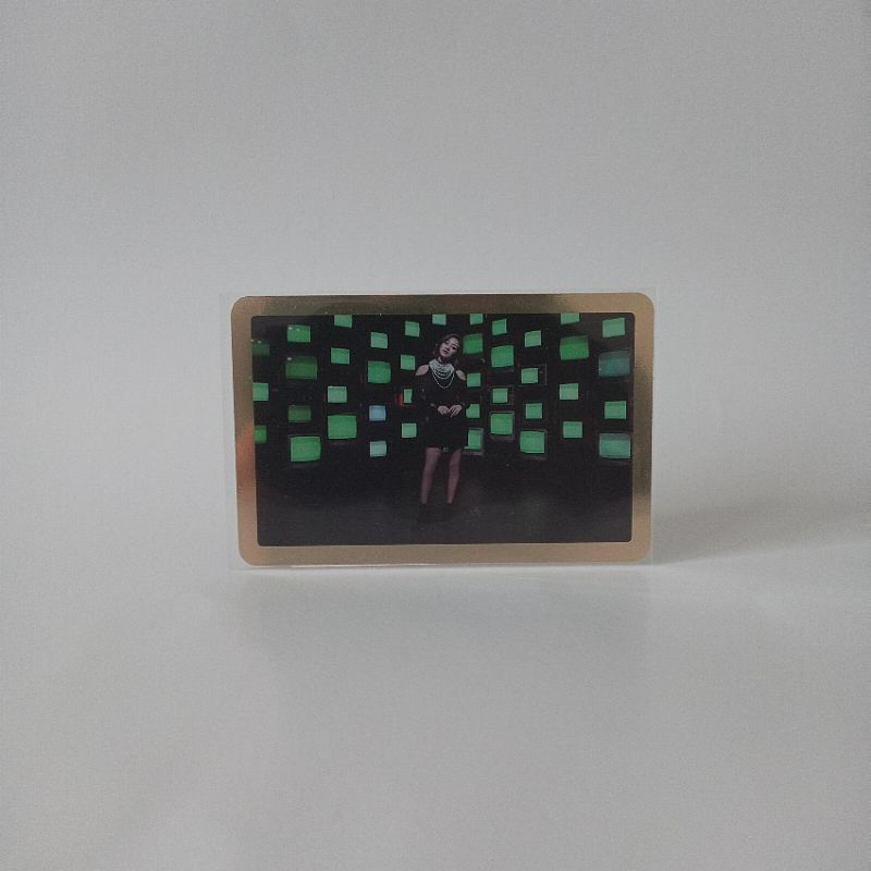 [OFFICIAL] Twice 's Jihyo GoldCard Feel Special Photocard