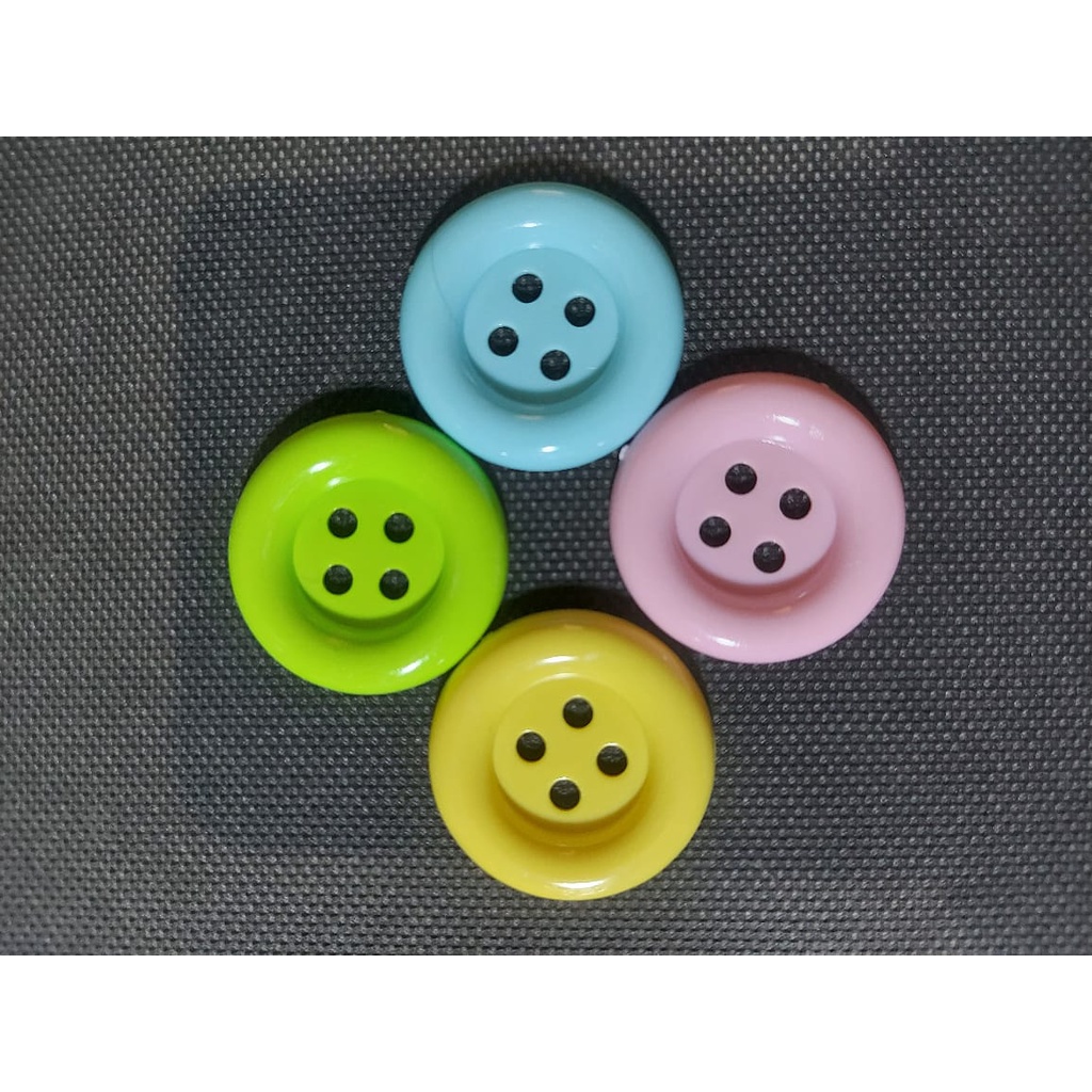 Kancing craft plastik jumbo warna warni ukuran 3,5 cm