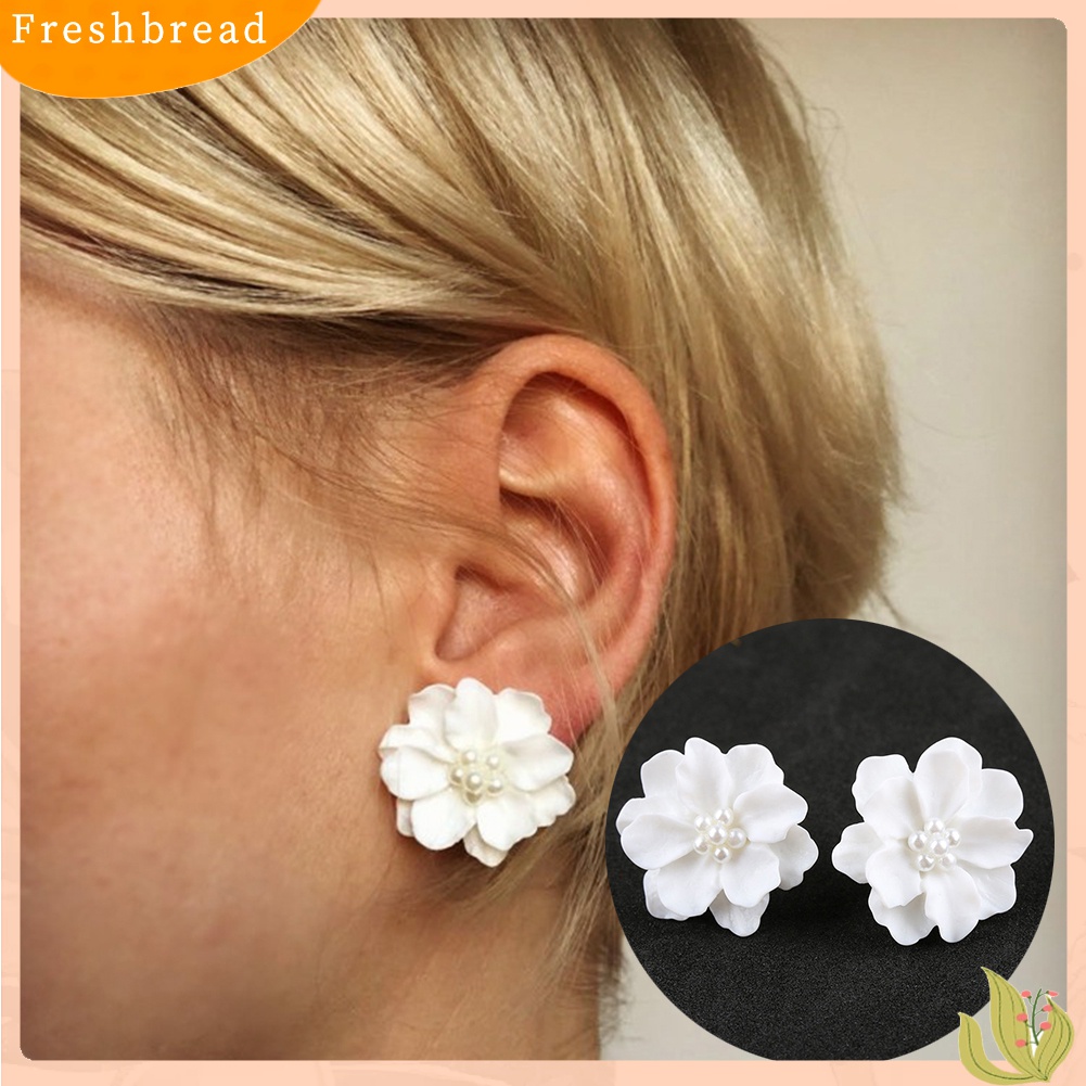 [Fresh] Anting Tusuk Mutiara Imitasi Bahan Resin Desain Bunga Elegan untuk Wanita / Pesta