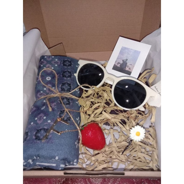 

premium hijab box // gift set // kado ulangtahun // kado wisuda // hampers box aesthetic