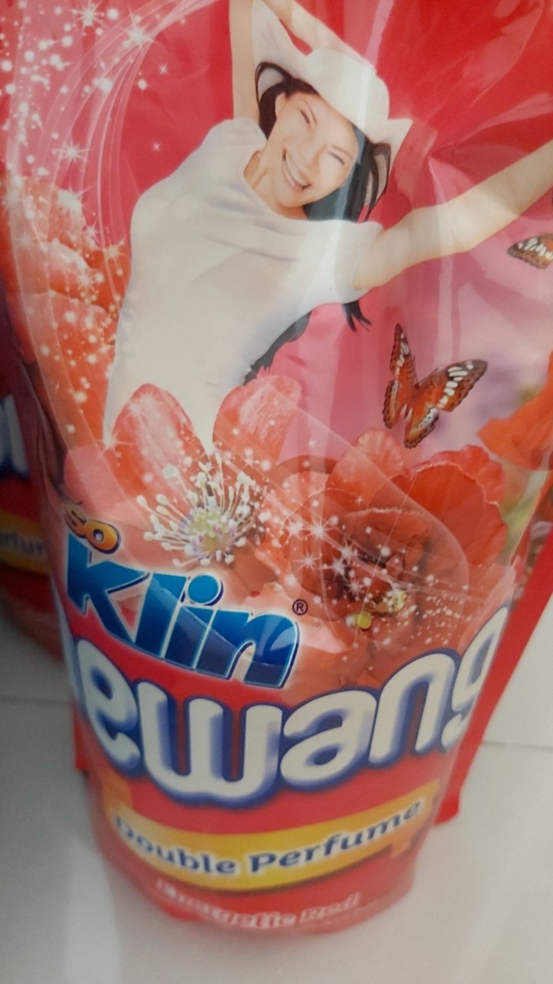 So Klin Pewangi Pakaian Refill Red/ Pink /purple 900ml-bloralapak