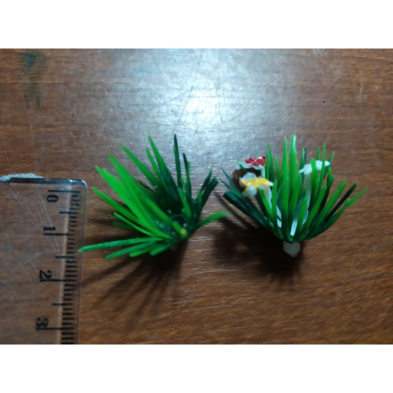 

Miniatur semak dan tall grass