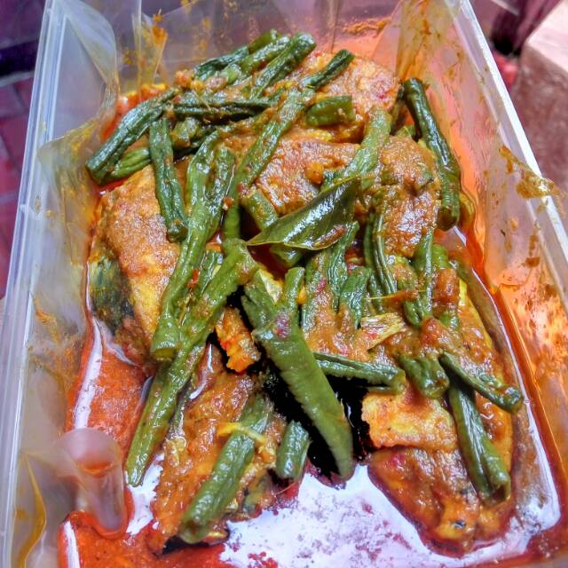 

Ikan Tuna Pangek Dapoer Mirta's