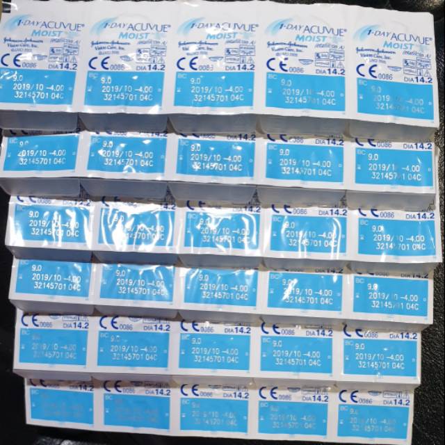 ACUVUE MOIST 1 DAY BENING -4.00 (ECER)