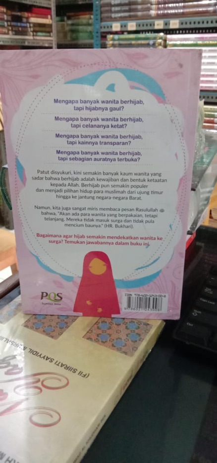 Yuk sempurnakan hijab!