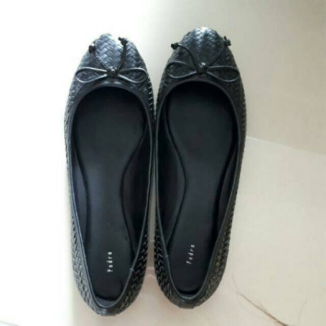 Sepatu Pedro