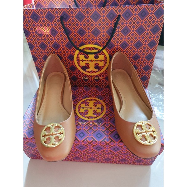 sepatu flat tory burch