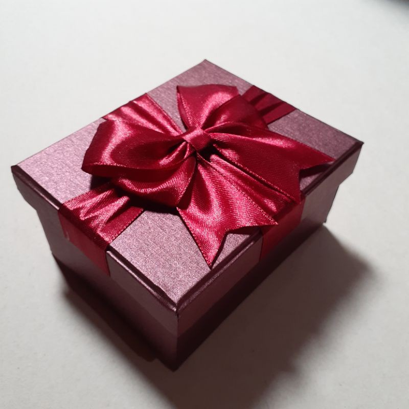 GIFT BOX MERAH HATI PITA MAROON