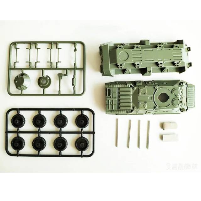 Assembly BTR 80 Armored 4x4 Wheels - Mainan Rakit Mobil Militer BTR80