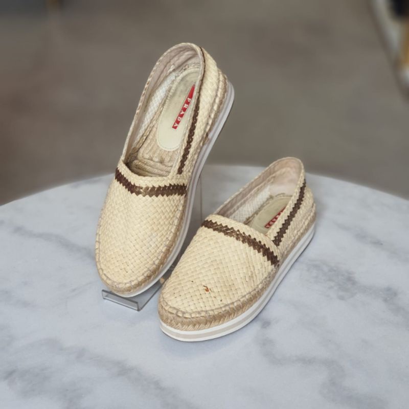 Preloved Sepatu prada bekas/second original