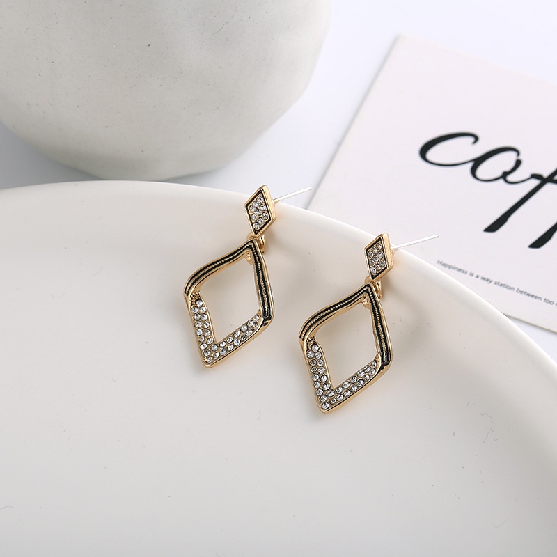 Sterling silver jarum Korea logam gaya dingin halus berlian imitasi geometris pribadi stud anting-an