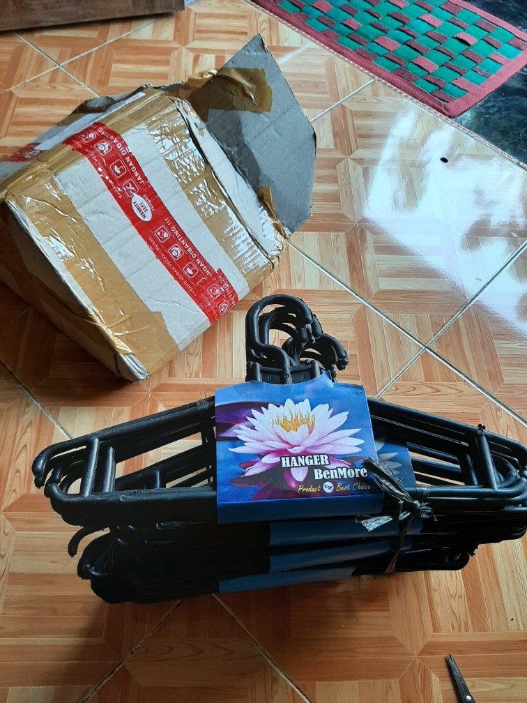 Hanger Plastik/gantungan Pakaian