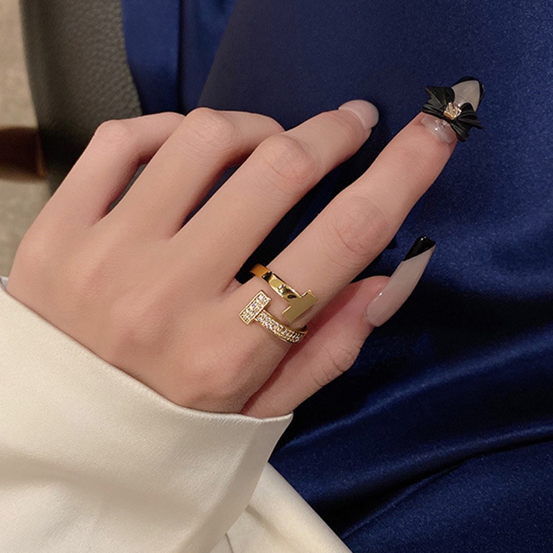 Cincin Kristal Berlian Huruf T Emas Baja Titanium Kreatif Perhiasan Fashion Wanita Rings Ukuran Teleskopik