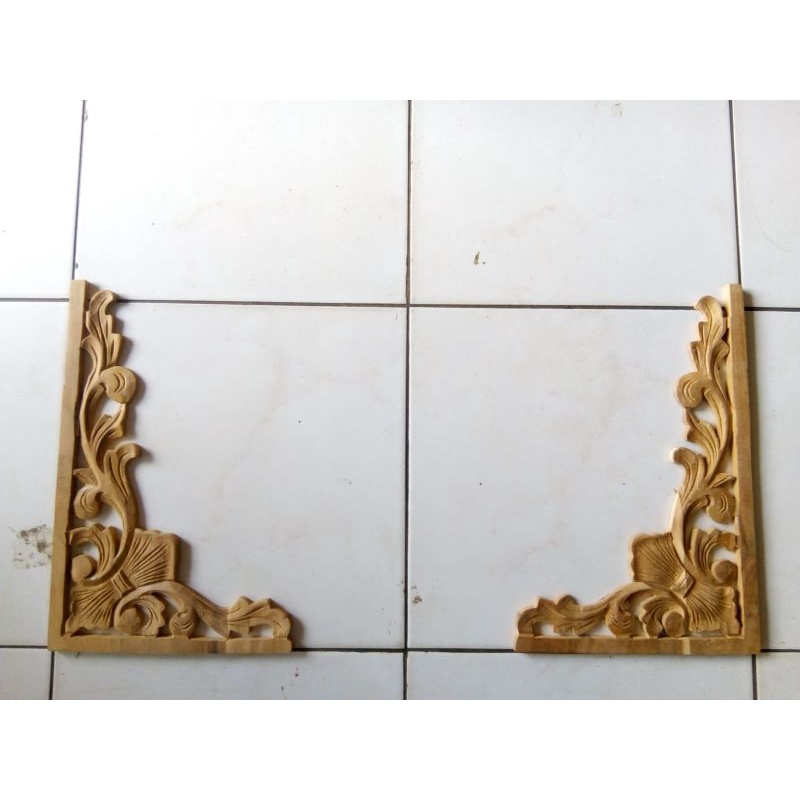 ukiran tempel sudut