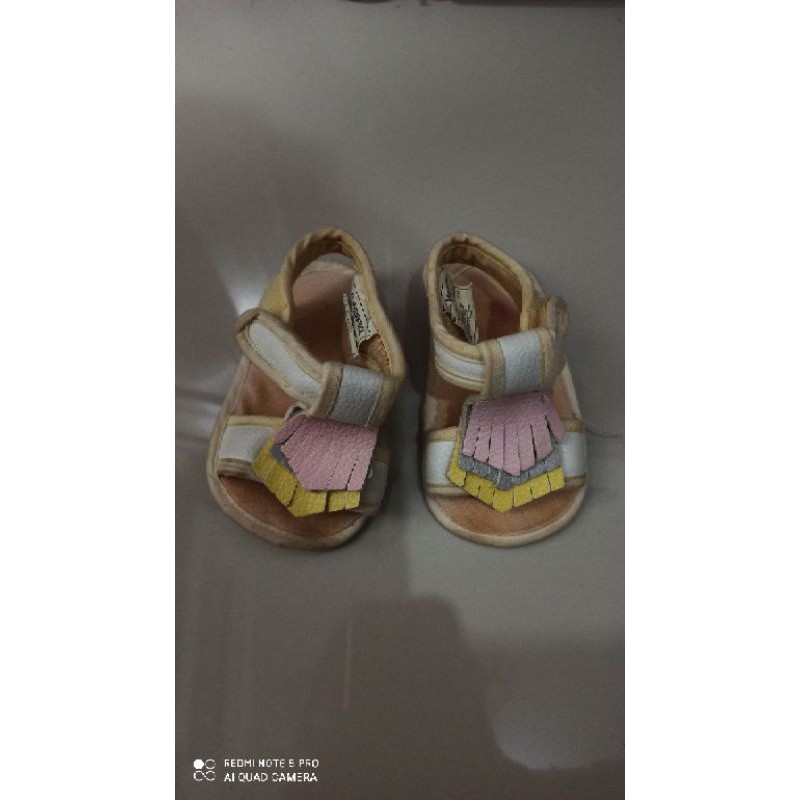 preloved sepatu anak perempuan LC Waikiki