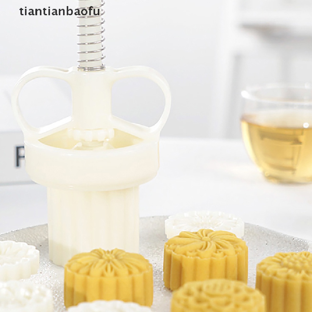 1 Pc Cetakan Kue Bulan Bentuk Bunga Bahan Plastik 20g Untuk Aksesoris Butik
