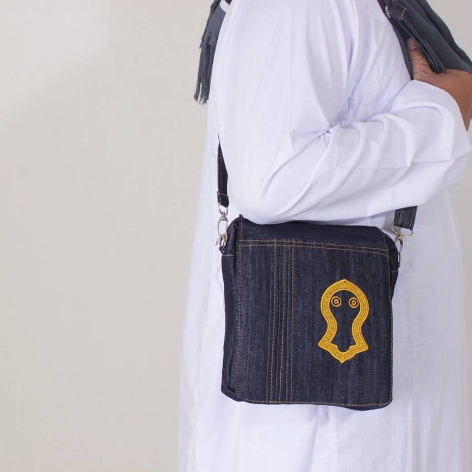 Tas levis Majelis Rasulullah logo terompah