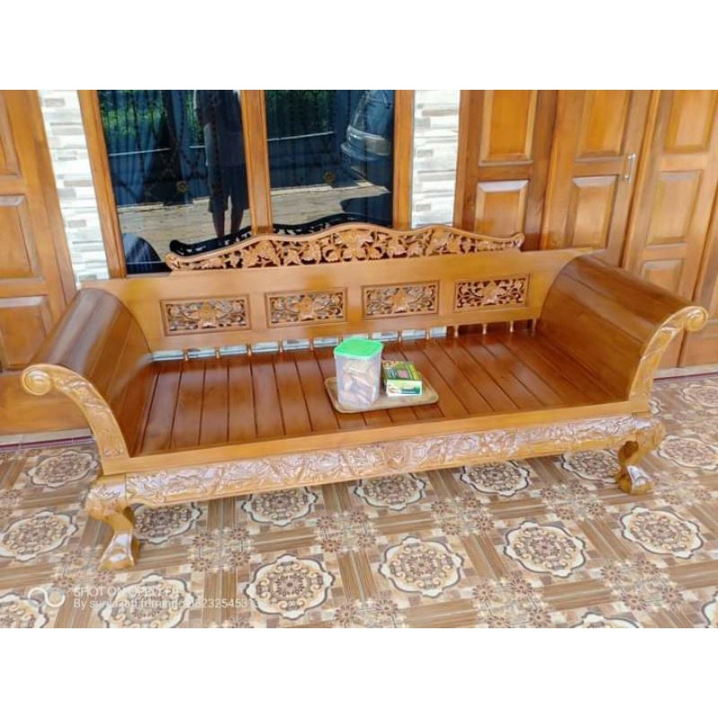 kursi bale-bale cakar naga