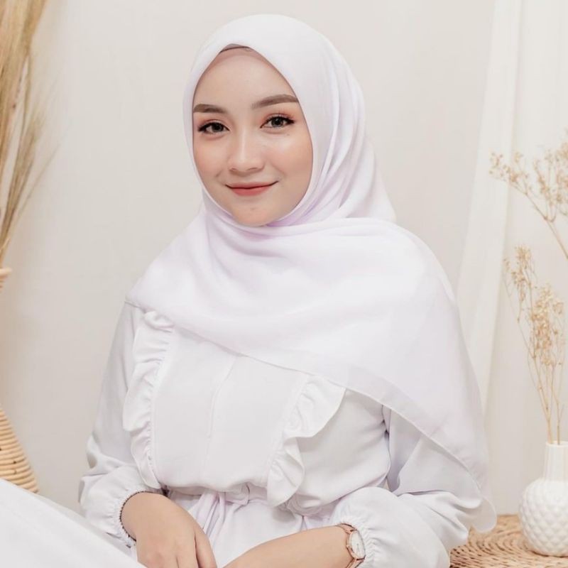 JILBAB SEGIEMPAT BELLA SQUARE/ segiempat bella square polos