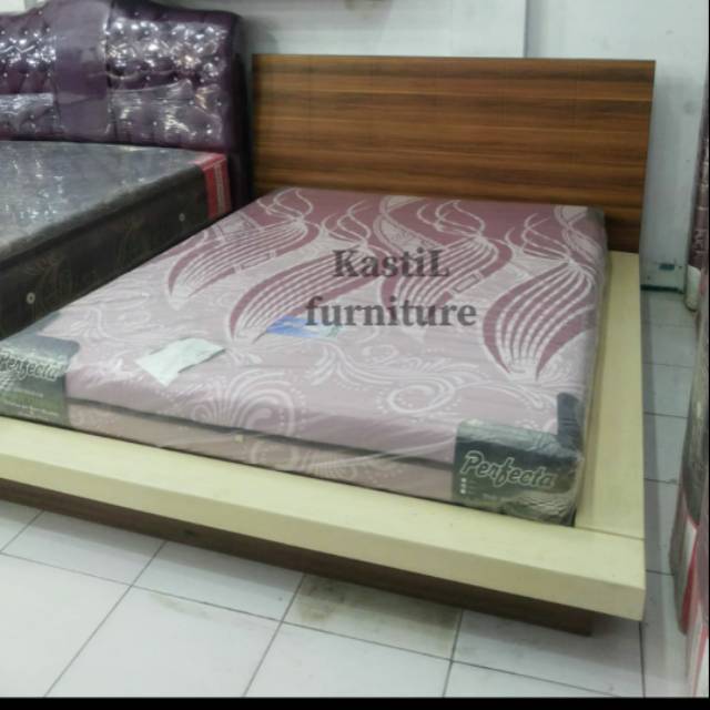 Ranjang kayu blokteak hpl minimalis modern