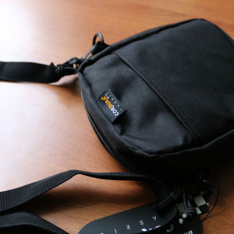 Tas selempang vans hitam