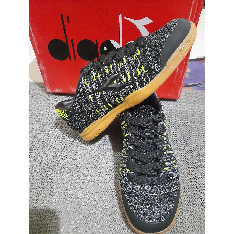 Sepatu futsal diadora anak 32 Dekker defect stok lama