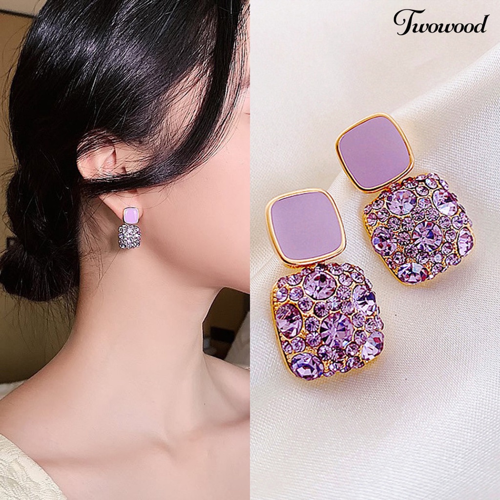 1 Pasang Anting Stud Berlian Imitasi Bentuk Persegi Gaya Vintage Untuk Wanita