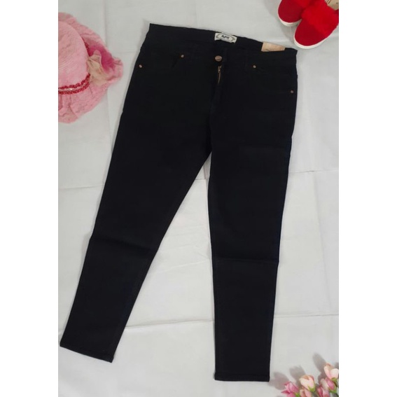 Celana Panjang Jeans Cewek / Celana Jeans Kekinian / Celana Jeans Wanita Jumbo