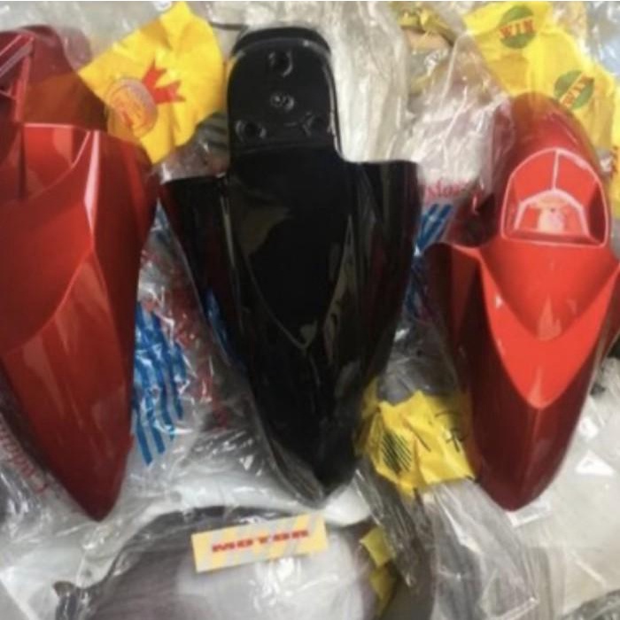 Fender spakbor depan beat 2010 hitam